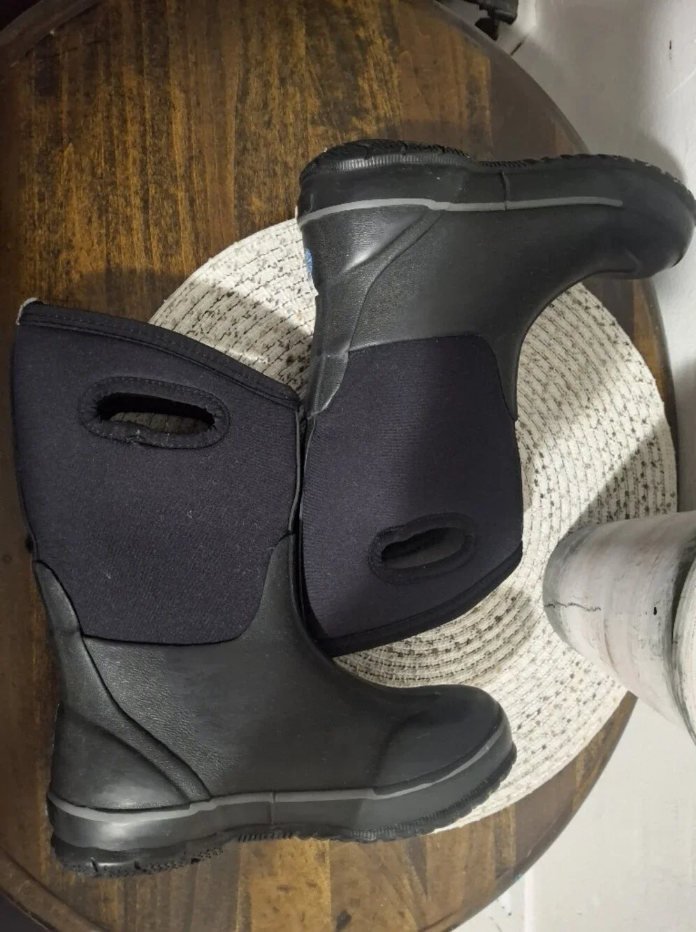 Bogs Classic Black Kids Rain & Snow Boots Size 2.